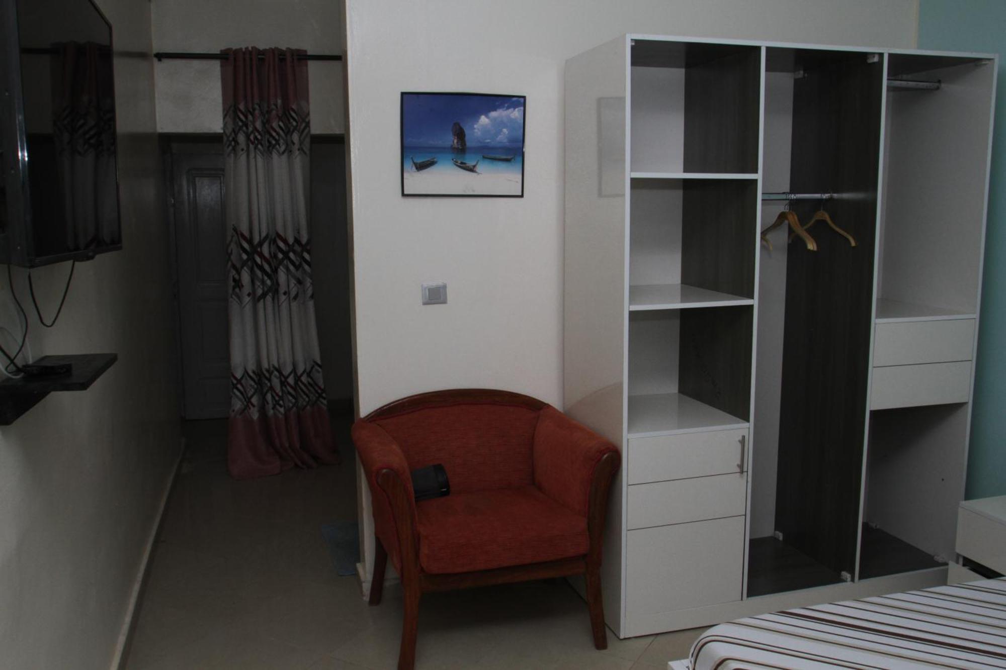 " Le Nid Douillet ", Un Fabuleux Studio, Calme, Cosy Et Bien Climatise Au Centre De Saly Buitenkant foto